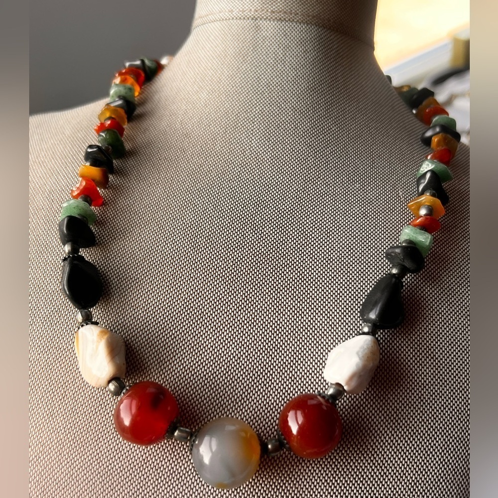 Multi-colored Natural Stone Necklace with ailver claap and details